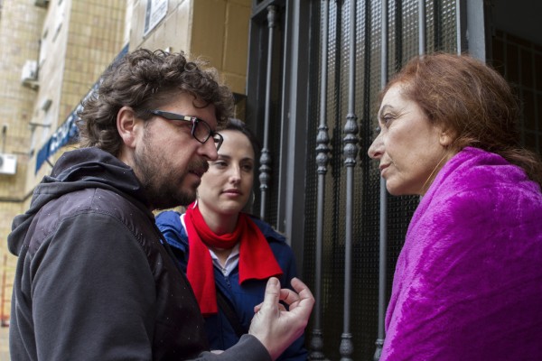 Juan Miguel del Castillo con Mercedes Hoyos y Natalia de Molina en el rodaje de Techo y Comida.